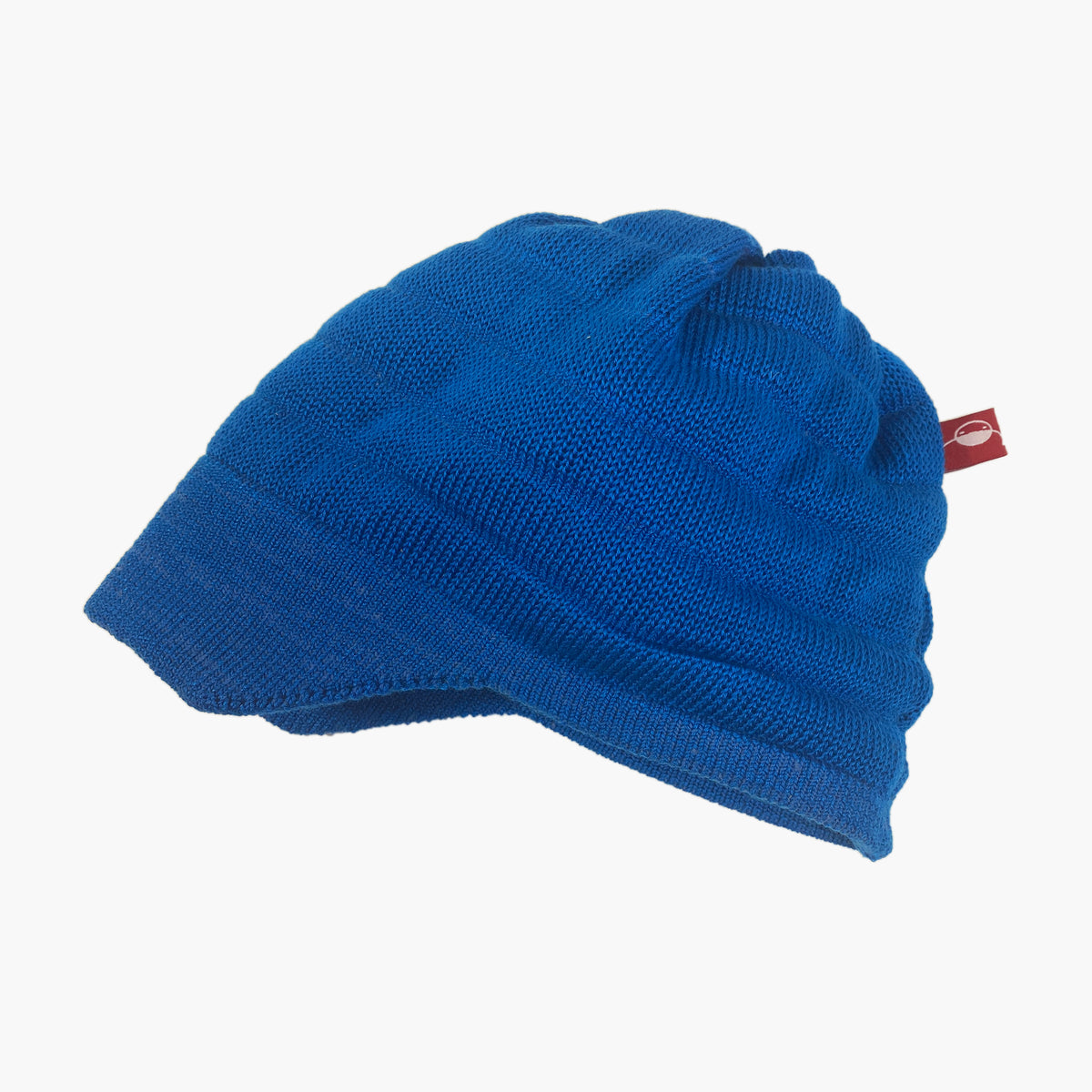 Sommermütze mit Schirm von vincente aus Tencel/Lyocell gestrickt in einem läuchtenden Blauton.