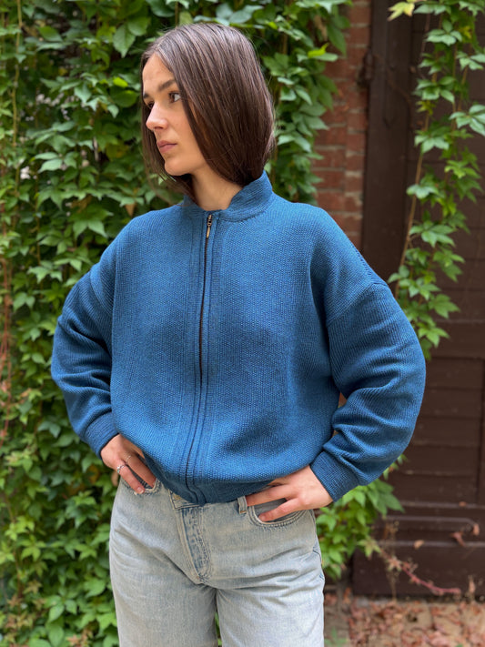 hochwertige Designer Strickjacke mit Reißverschluß im Bomberjacken-Stil Handgefertigt im Atelier vincente von der Diplomdesignerin (UdK) Brgit Tappe