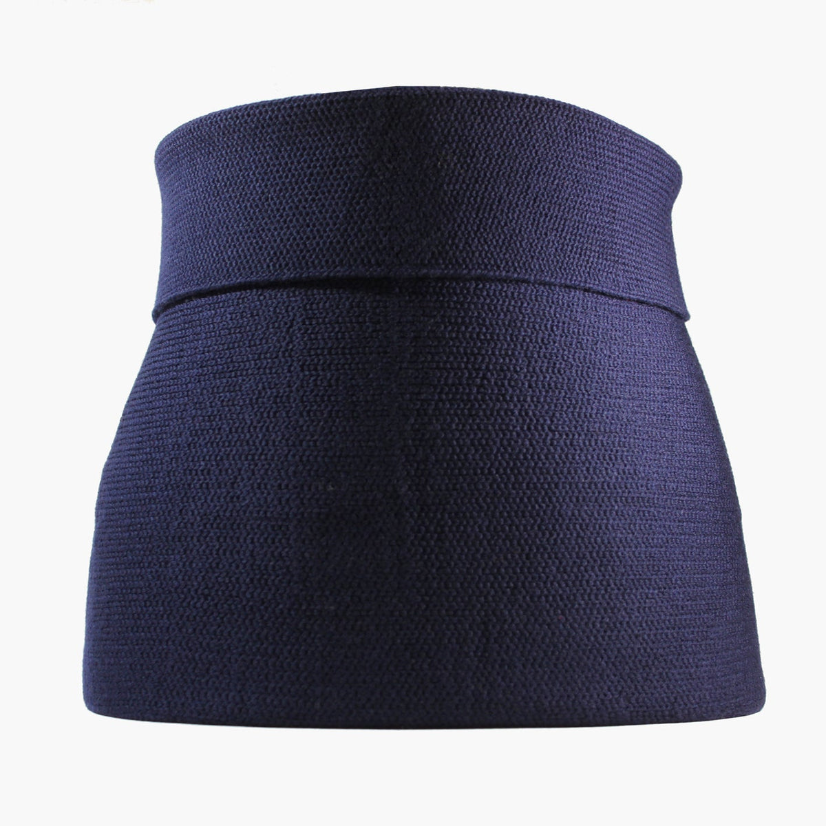Royalblauer Nierenwärmer oben etwas umgeschlagen. So sieht man das Perlmuster innen. Von außen ist das Bauchband glatt Rechts gestrickt