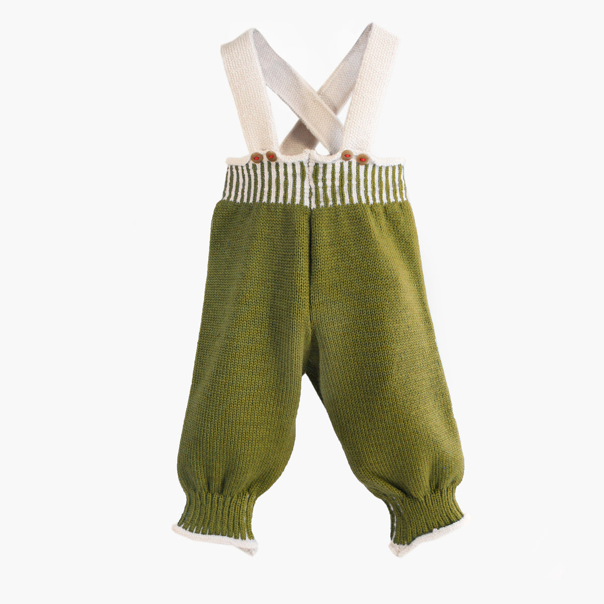 Woll-Hose, Salopette aus Bio-Merinowolle von vincente gestrickt. Sie ist Olive-Grün mit Woll-weißen Hosenträgern und Woll-weißen Streifen im enganliegenden Bündchen. Die Knöpfe sind Beige und mit Roten Garn angenäht